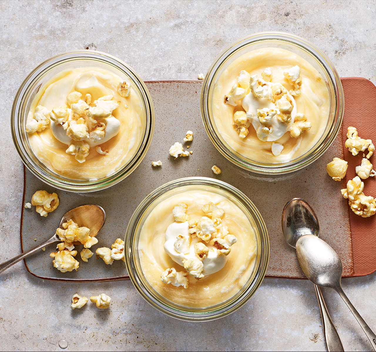 Crème au cidre doux et topping de pop-corn